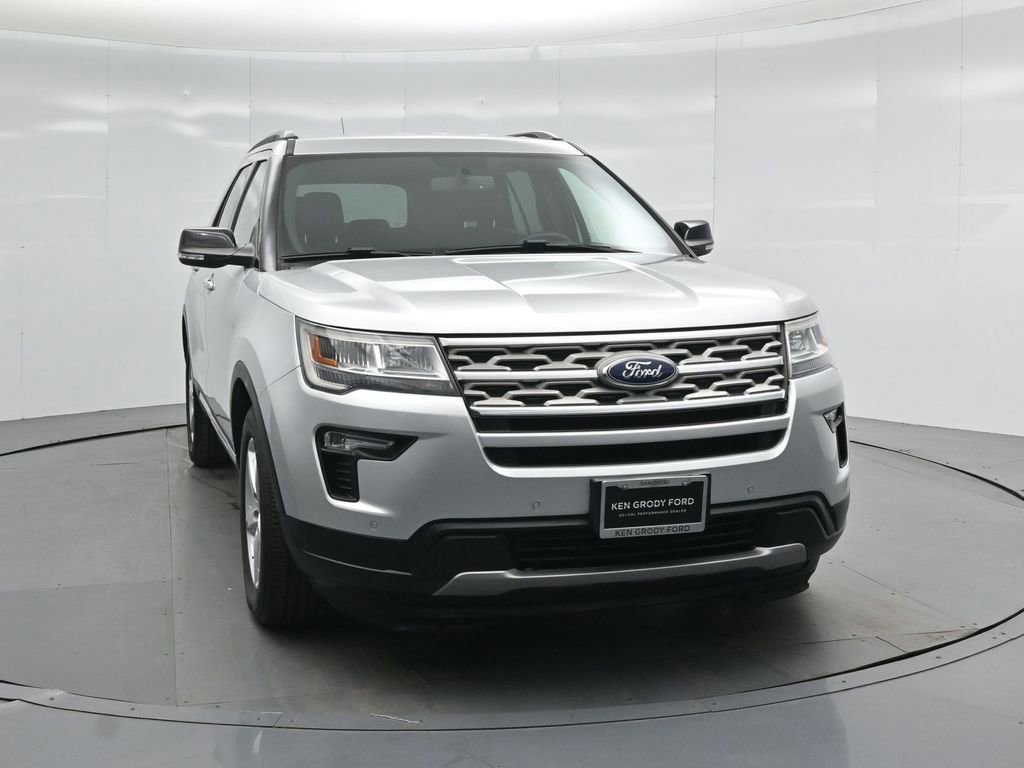 Certified 2018 Ford Explorer XLT w/ Equipment Group 202A image 7