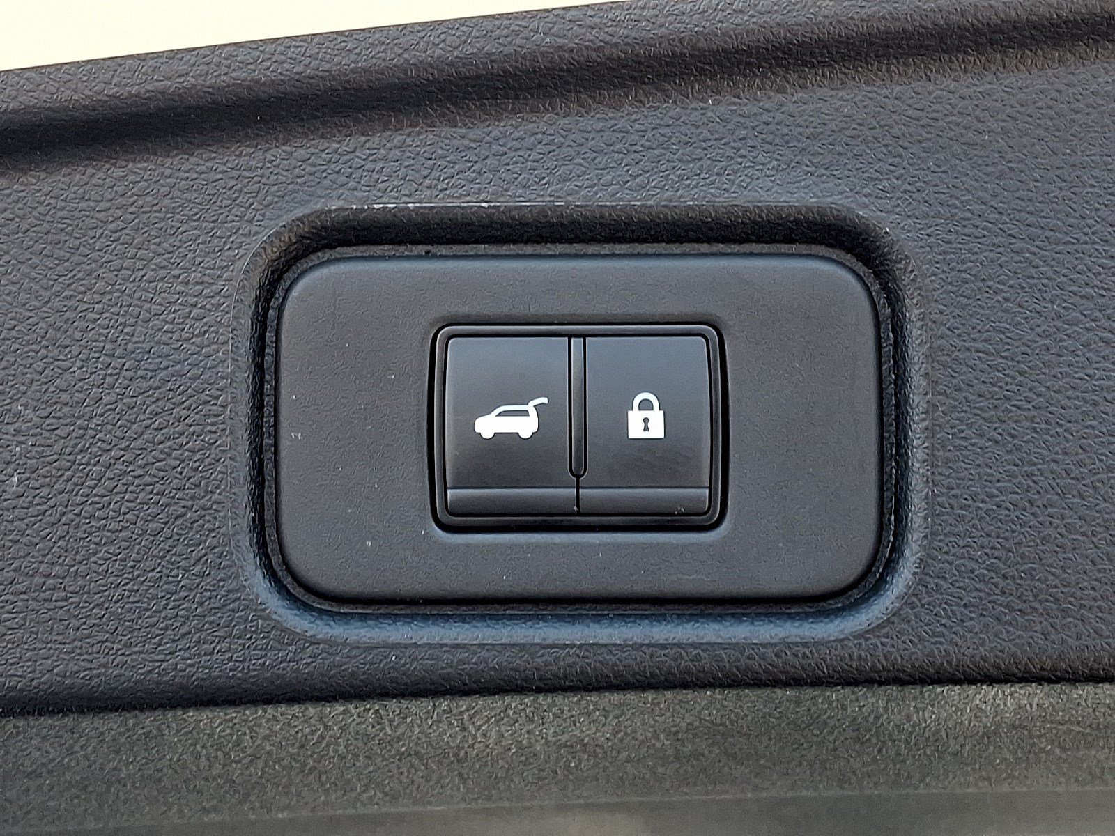 Used 2025 Nissan Pathfinder SV AWD/4WD image 29