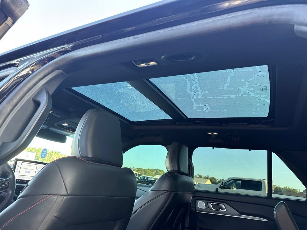 Certified 2025 Ford Explorer ST AWD/4WD image 14