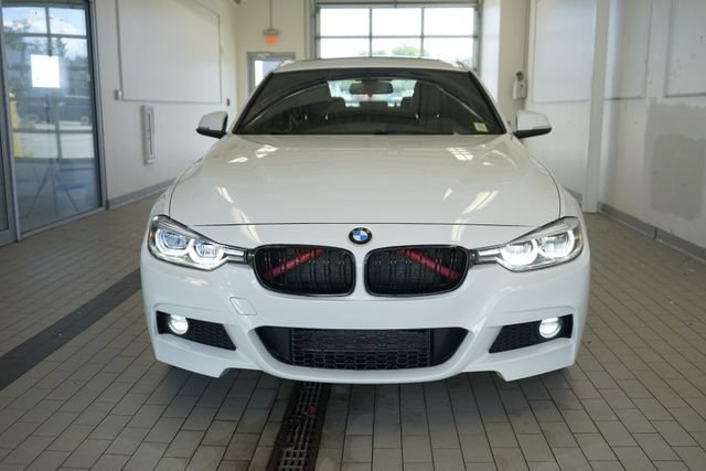 Used 2018 BMW 330i xDrive Sedan AWD/4WD image 17