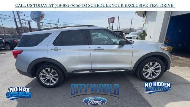 Certified 2022 Ford Explorer XLT w/ Equipment Group 202A AWD/4WD image 4