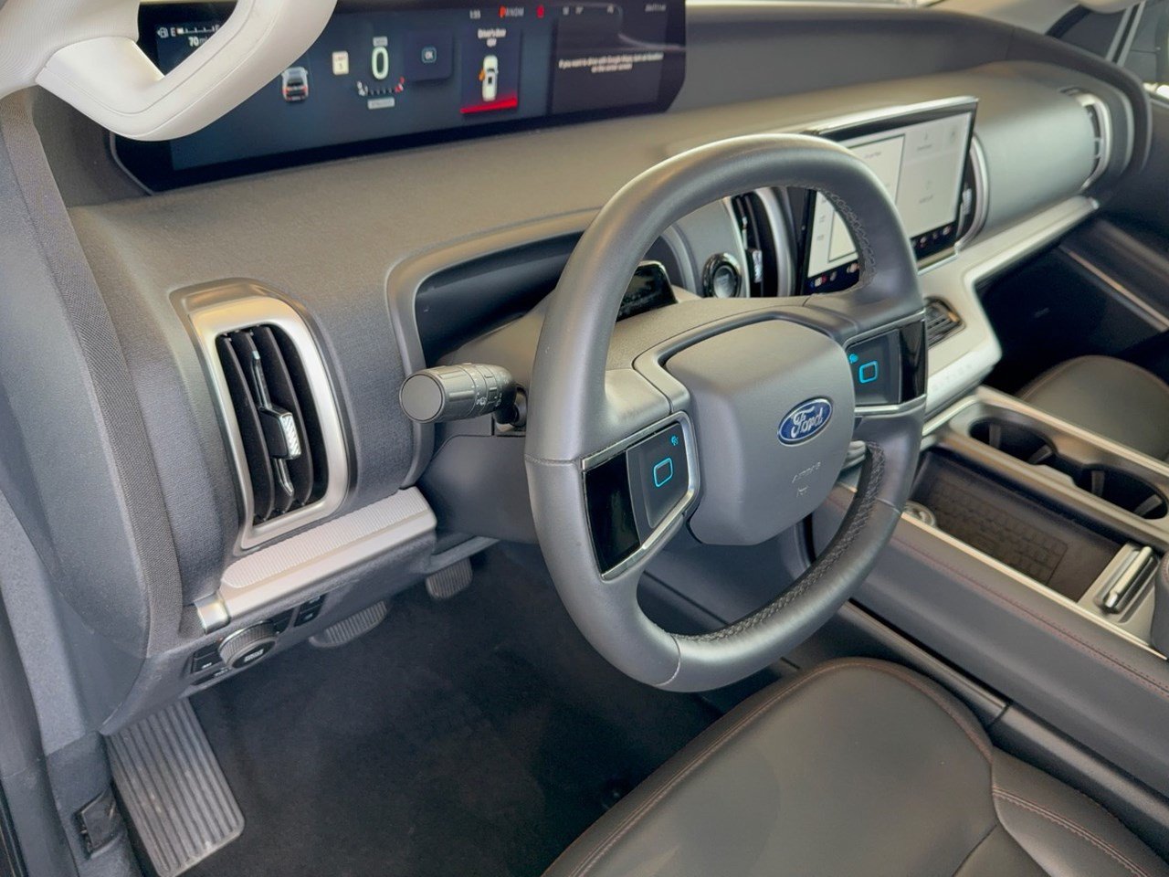 Certified 2025 Ford Expedition Active AWD/4WD image 4