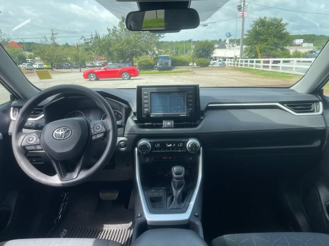 Used 2020 Toyota RAV4 XLE FWD image 9