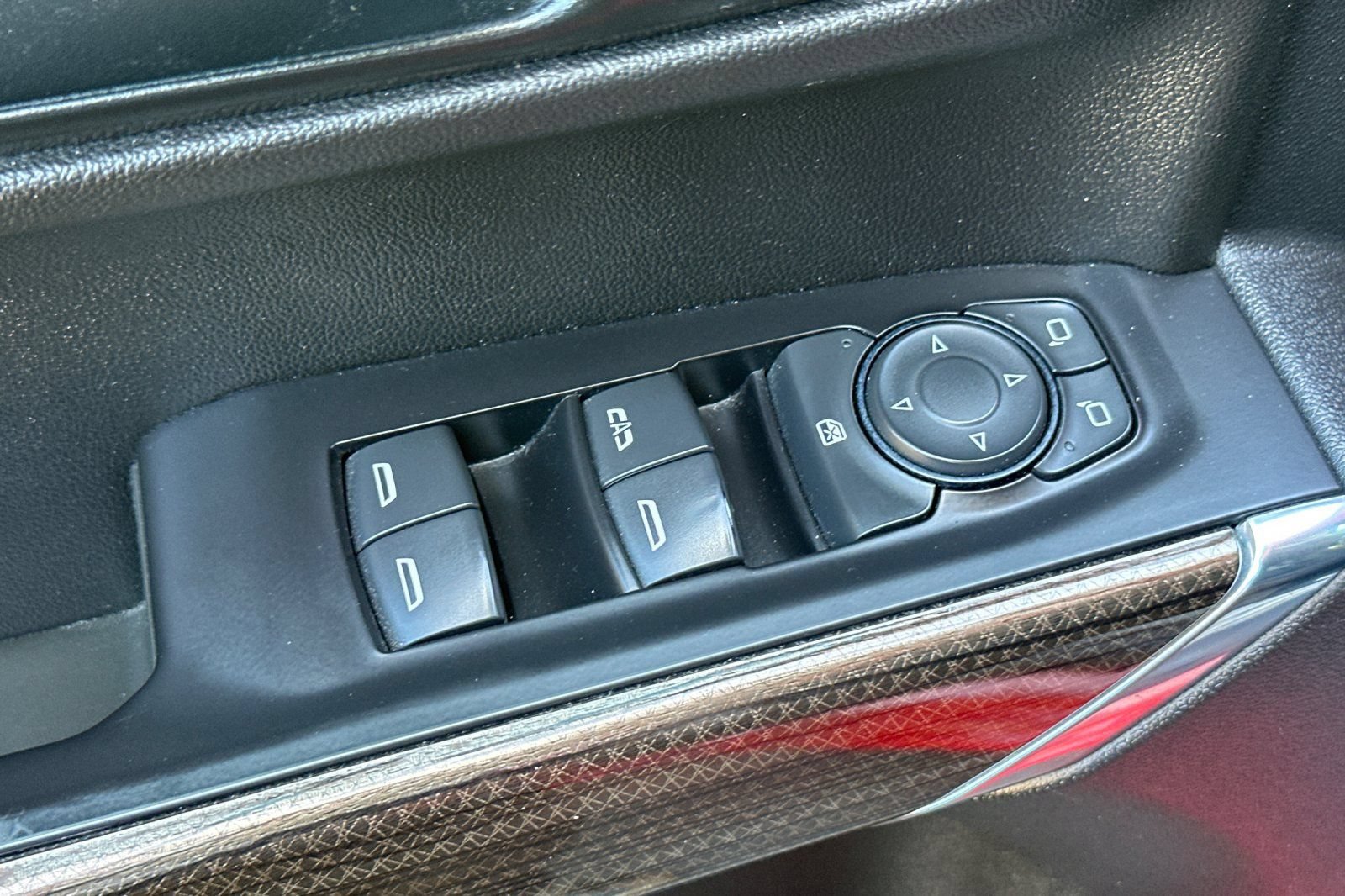 Used 2021 Chevrolet Silverado 1500 LT Trail Boss w/ Convenience Package II AWD/4WD image 12