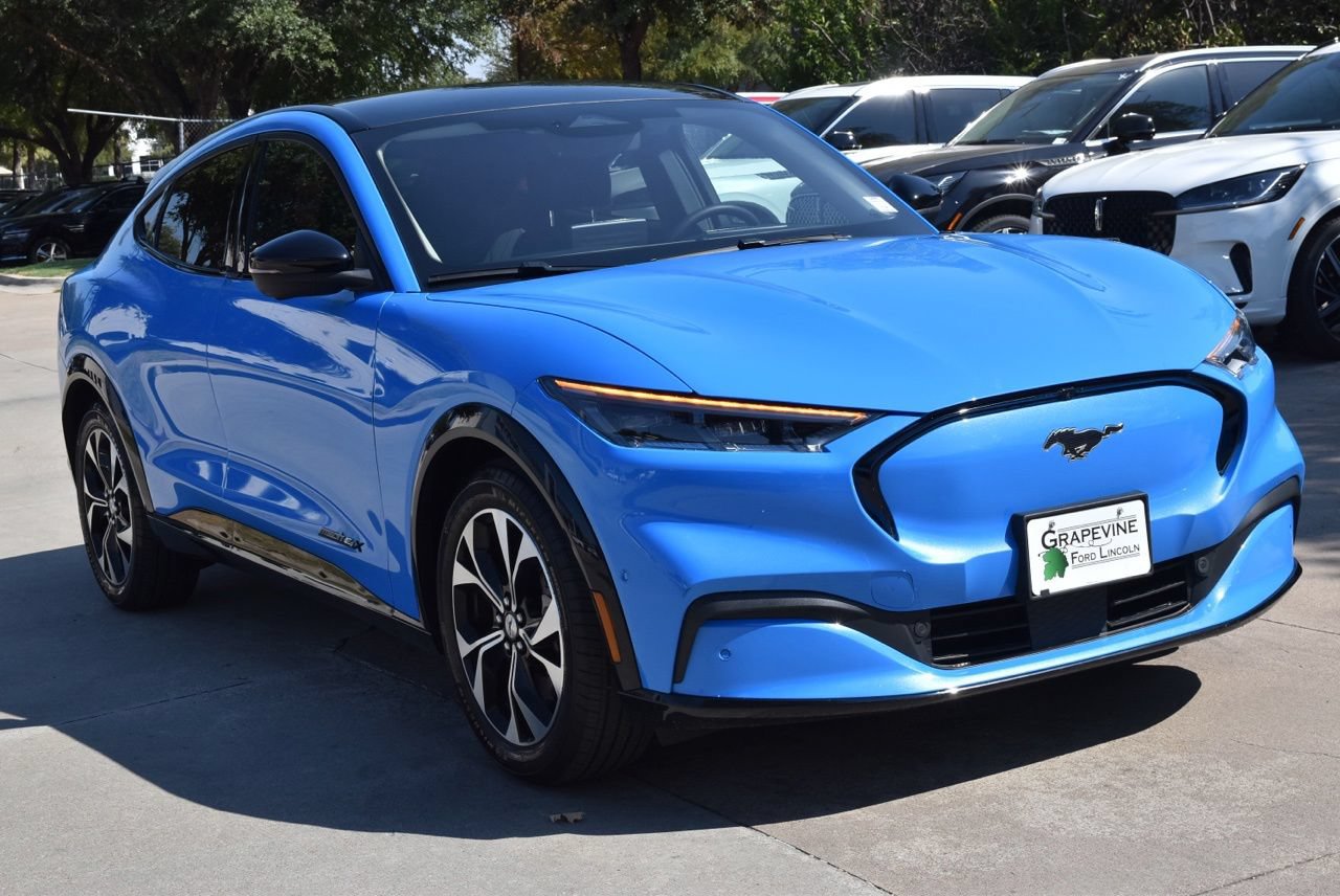 Certified 2022 Ford Mustang Mach-E Premium AWD/4WD image 4