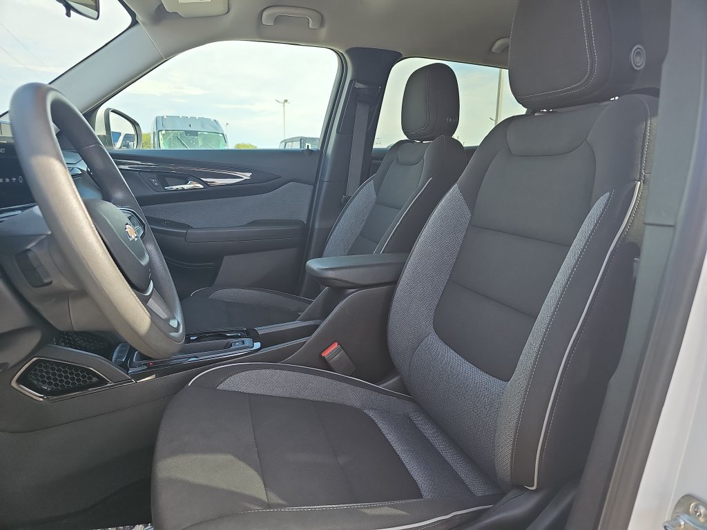 Used 2025 Chevrolet TrailBlazer LT FWD image 14