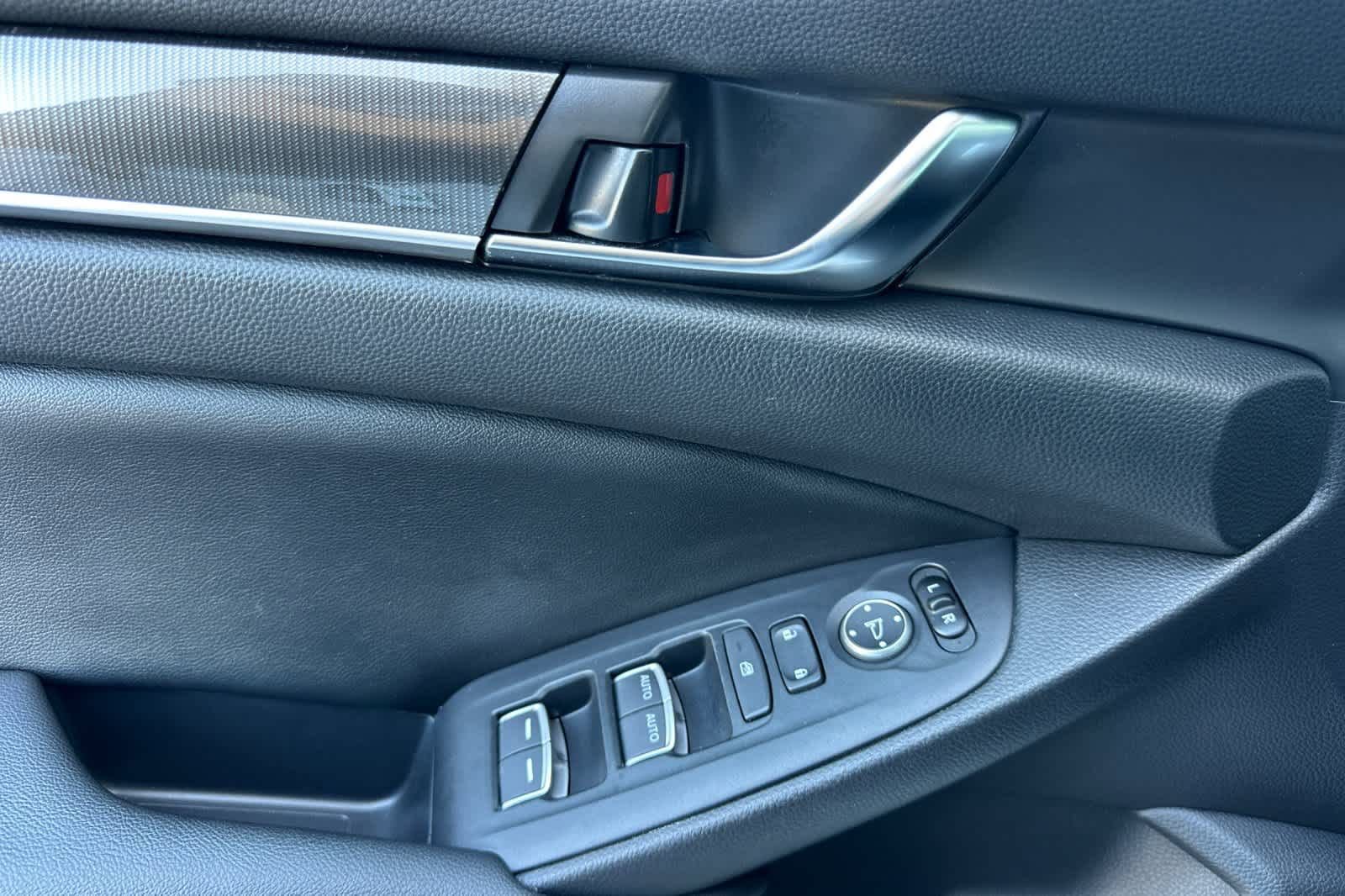 Used 2020 Honda Accord Sport image 12