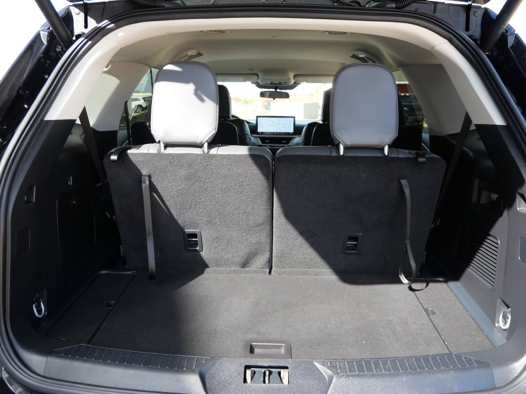 Certified 2025 Ford Explorer Active w/ Active Comfort Package AWD/4WD image 13