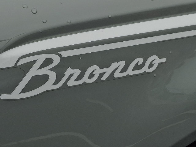 Certified 2023 Ford Bronco Heritage Edition AWD/4WD image 40