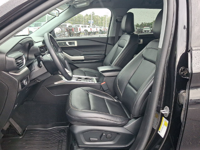 Certified 2023 Ford Explorer XLT w/ Equipment Group 202A AWD/4WD image 17