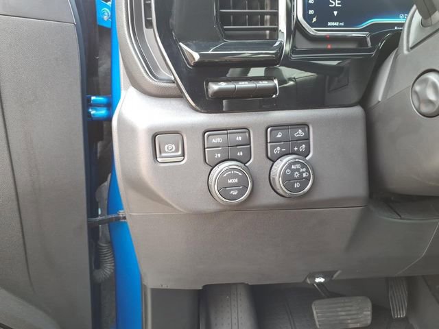 Used 2023 Chevrolet Silverado 1500 ZR2 w/ Technology Package image 24