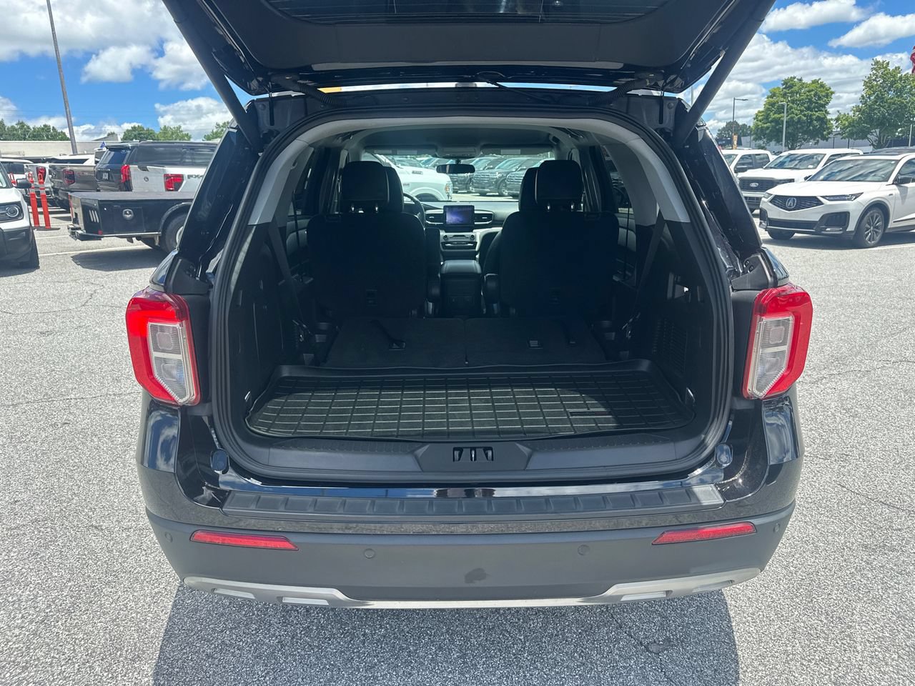 Certified 2023 Ford Explorer XLT w/ Equipment Group 202A RWD image 20