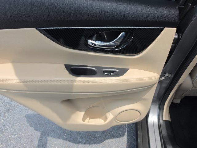 Used 2017 Nissan Rogue SL w/ SL Premium Package FWD image 13