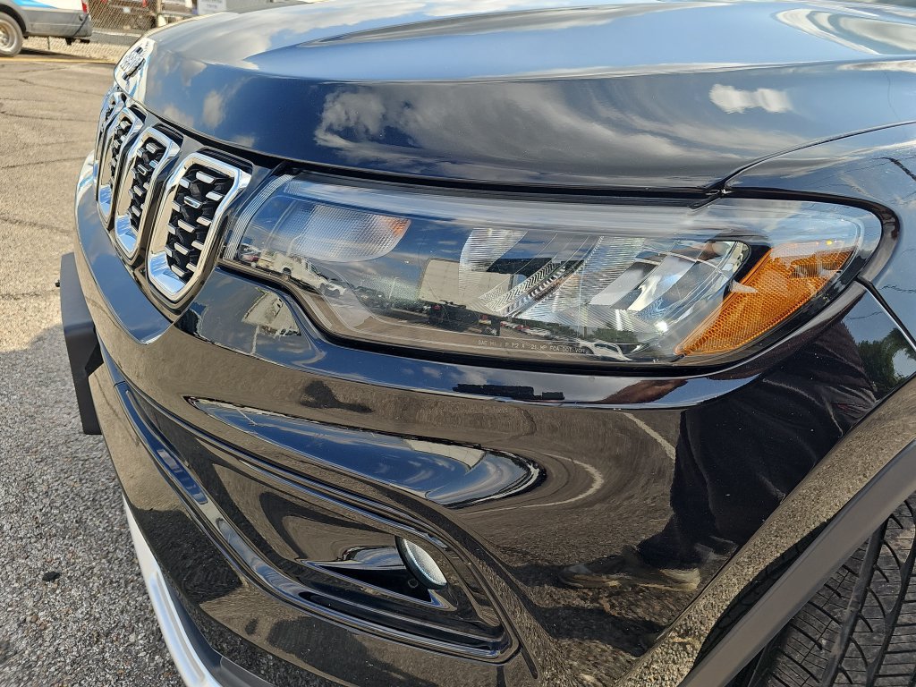 Used 2025 Jeep Compass Limited AWD/4WD image 30