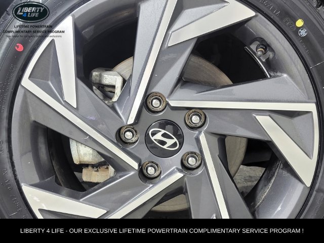 Used 2024 Hyundai Elantra Limited FWD image 11