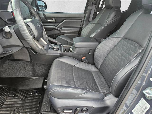 Used 2024 Toyota Tacoma TRD Off-Road w/ TRD Off Road Premium Package AWD/4WD image 16
