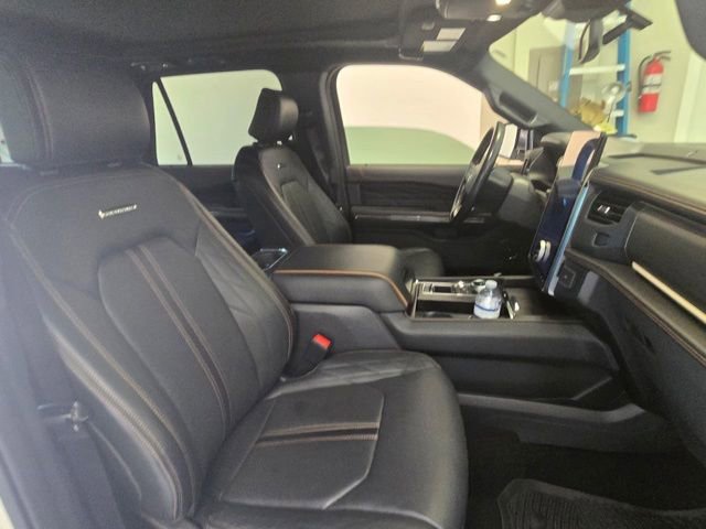 Certified 2023 Ford Expedition Platinum RWD image 4