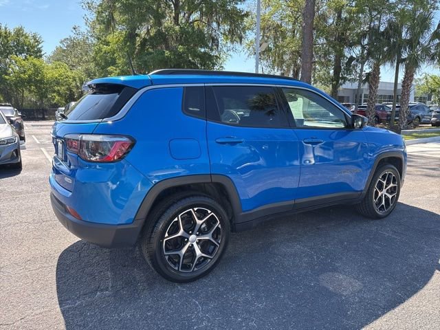 Used 2024 Jeep Compass Latitude AWD/4WD image 4
