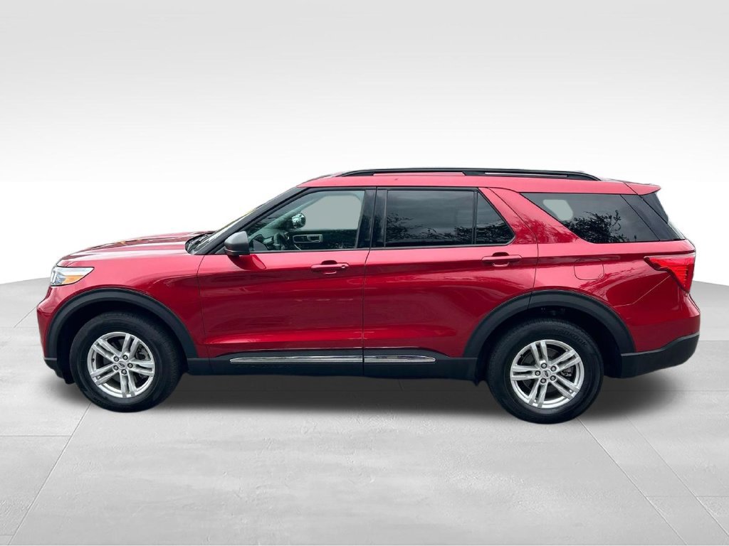 Certified 2024 Ford Explorer XLT w/ Equipment Group 202A AWD/4WD image 8