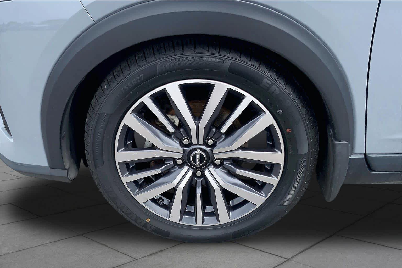 Used 2023 Nissan Kicks SV FWD image 11