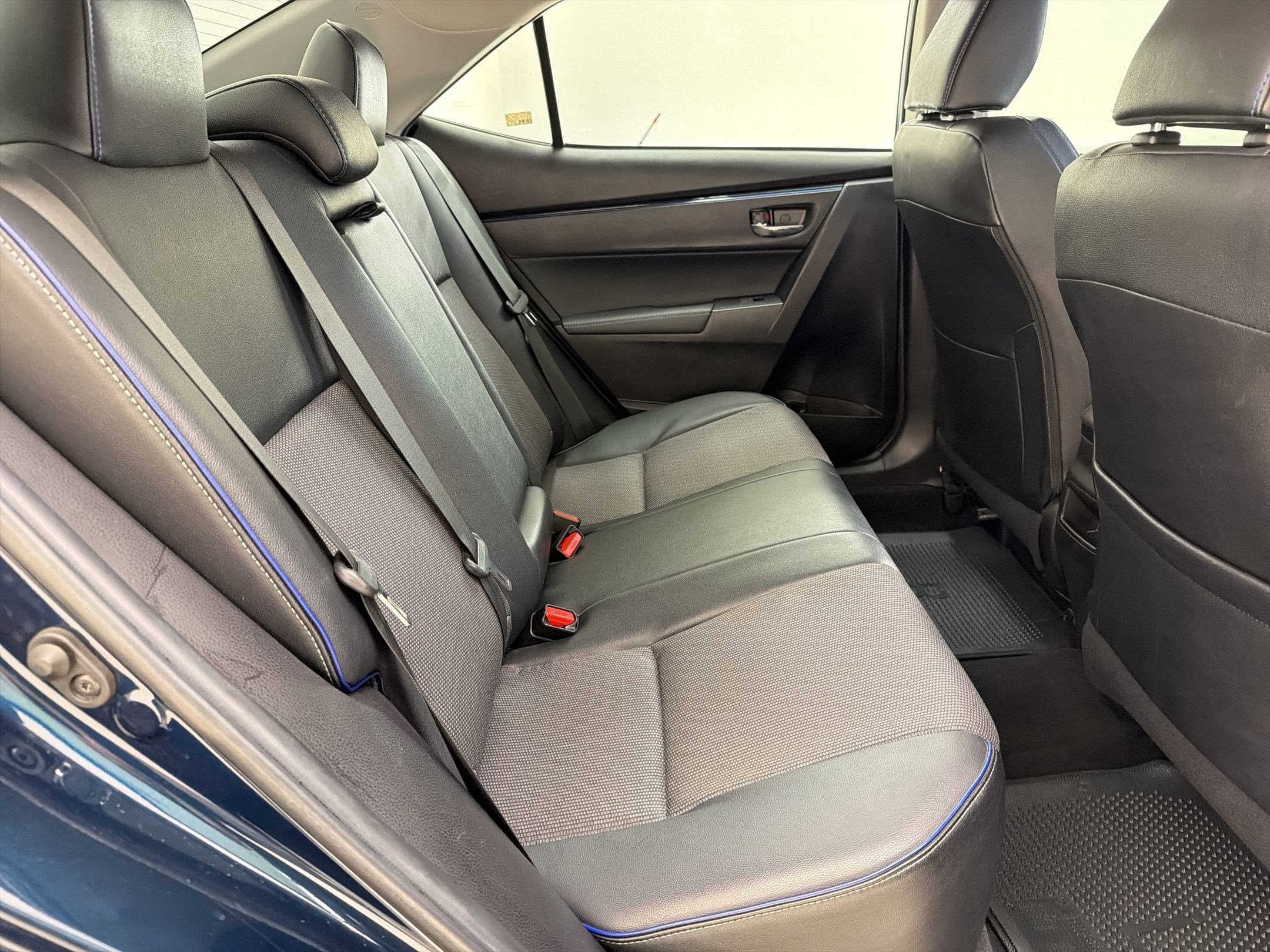 Used 2019 Toyota Corolla SE FWD image 26