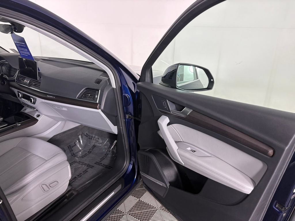 Used 2021 Audi Q5 2.0T Premium Plus w/ Premium Plus Package AWD/4WD image 36