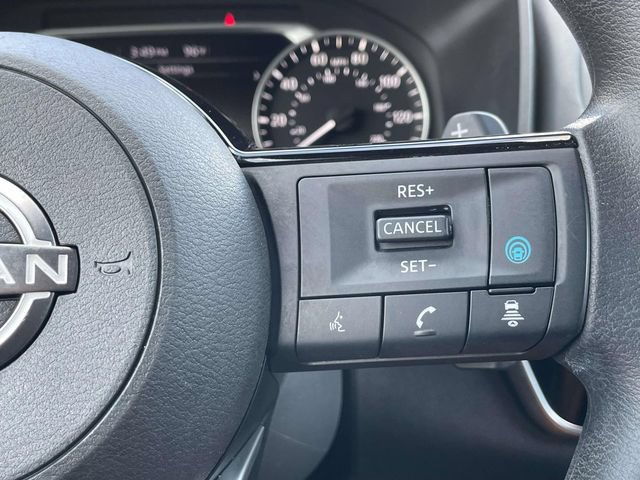 Used 2022 Nissan Rogue SV FWD image 16