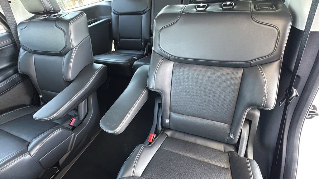 Certified 2025 Ford Expedition Platinum AWD/4WD image 24