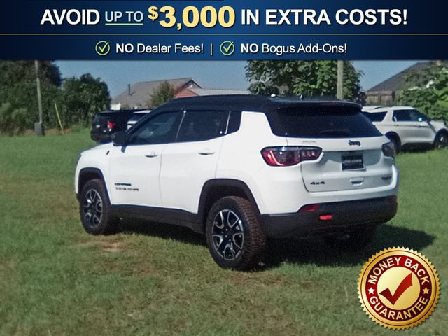 Used 2025 Jeep Compass Trailhawk AWD/4WD image 4