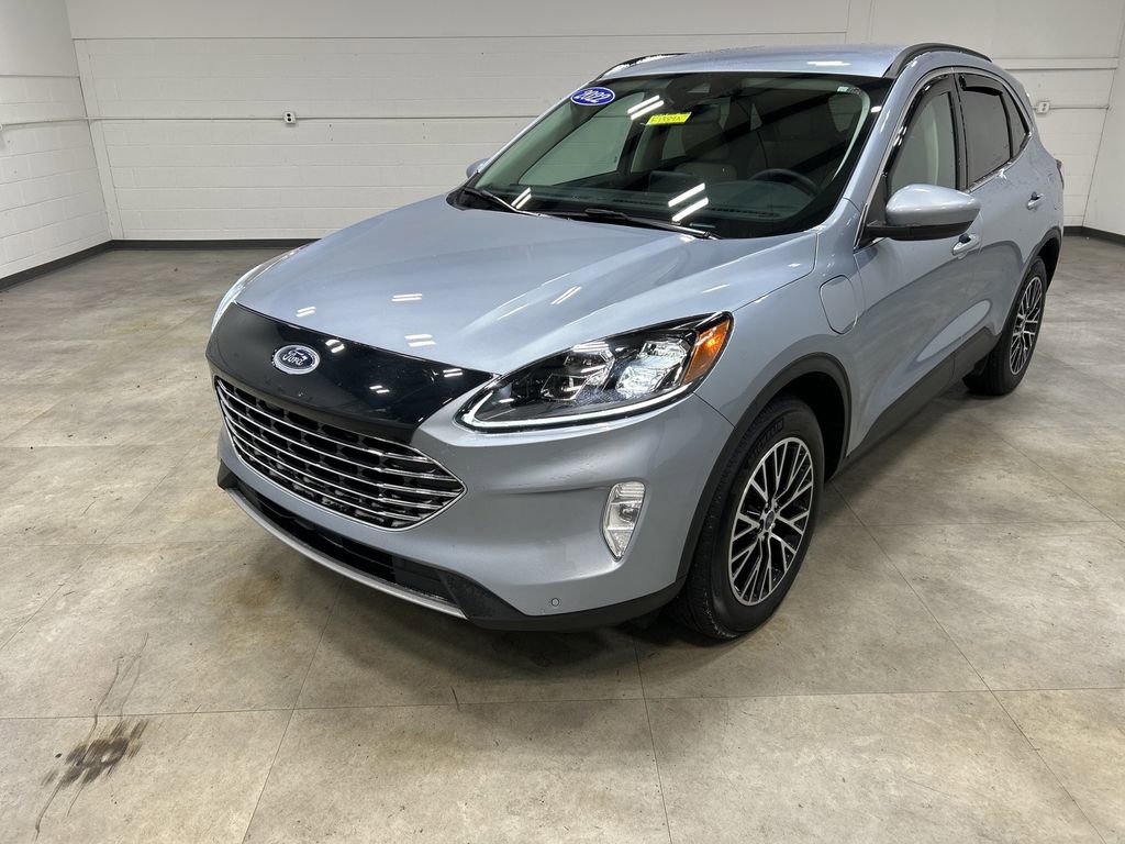 Certified 2022 Ford Escape Titanium w/ Class II Trailer Tow Package image 29