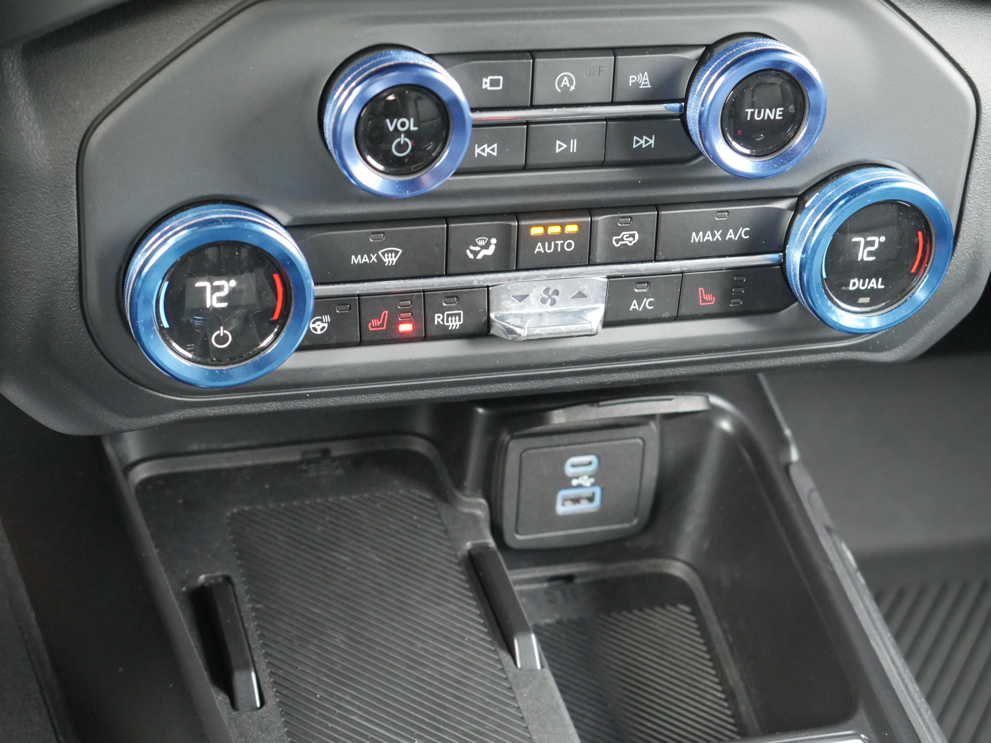 Certified 2025 Ford Bronco Outer Banks AWD/4WD image 16