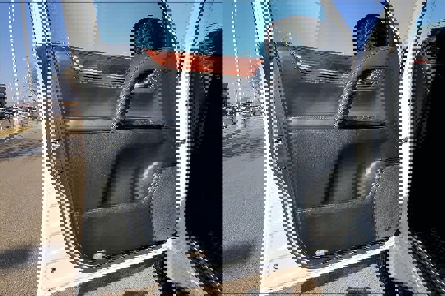 Used 2017 Lexus LX 570 4WD w/ Luxury Package image 22