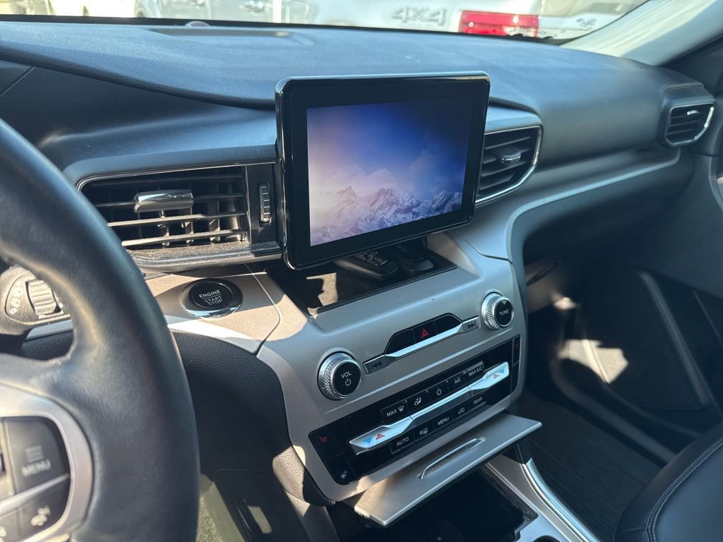 Certified 2023 Ford Explorer XLT w/ Equipment Group 202A image 10