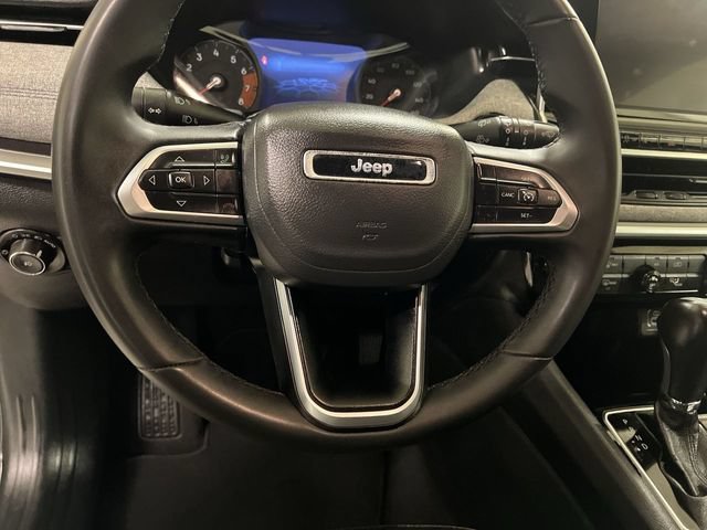 Used 2025 Jeep Compass Latitude AWD/4WD image 9