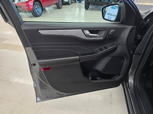 Certified 2025 Ford Escape Platinum AWD/4WD image 12