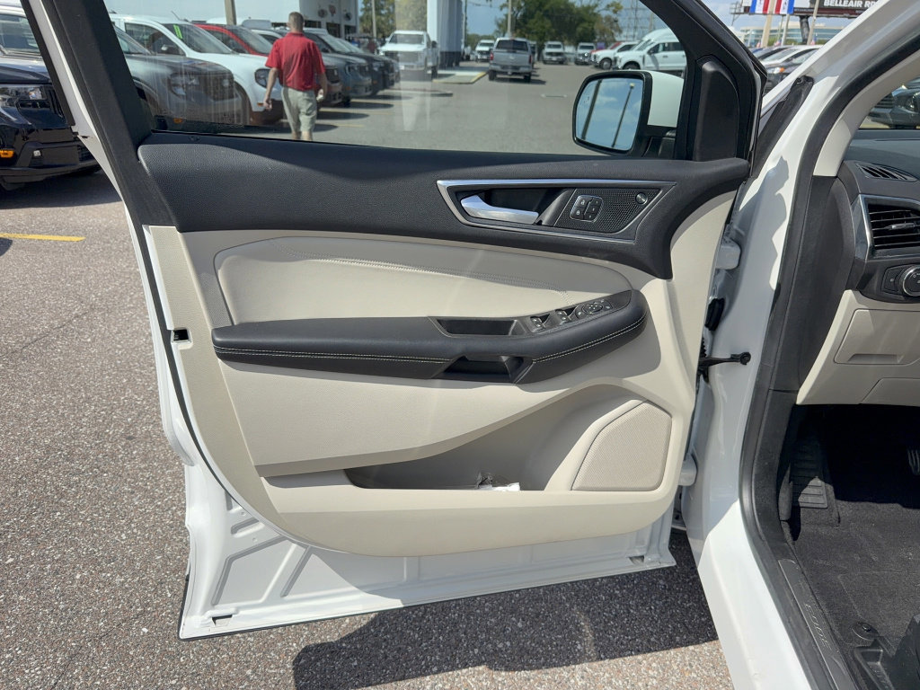Certified 2021 Ford Edge Titanium w/ Equipment Group 301A image 8