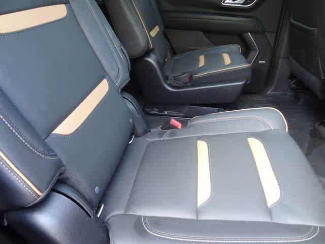 Used 2021 GMC Yukon AT4 w/ Technology Package AWD/4WD image 14