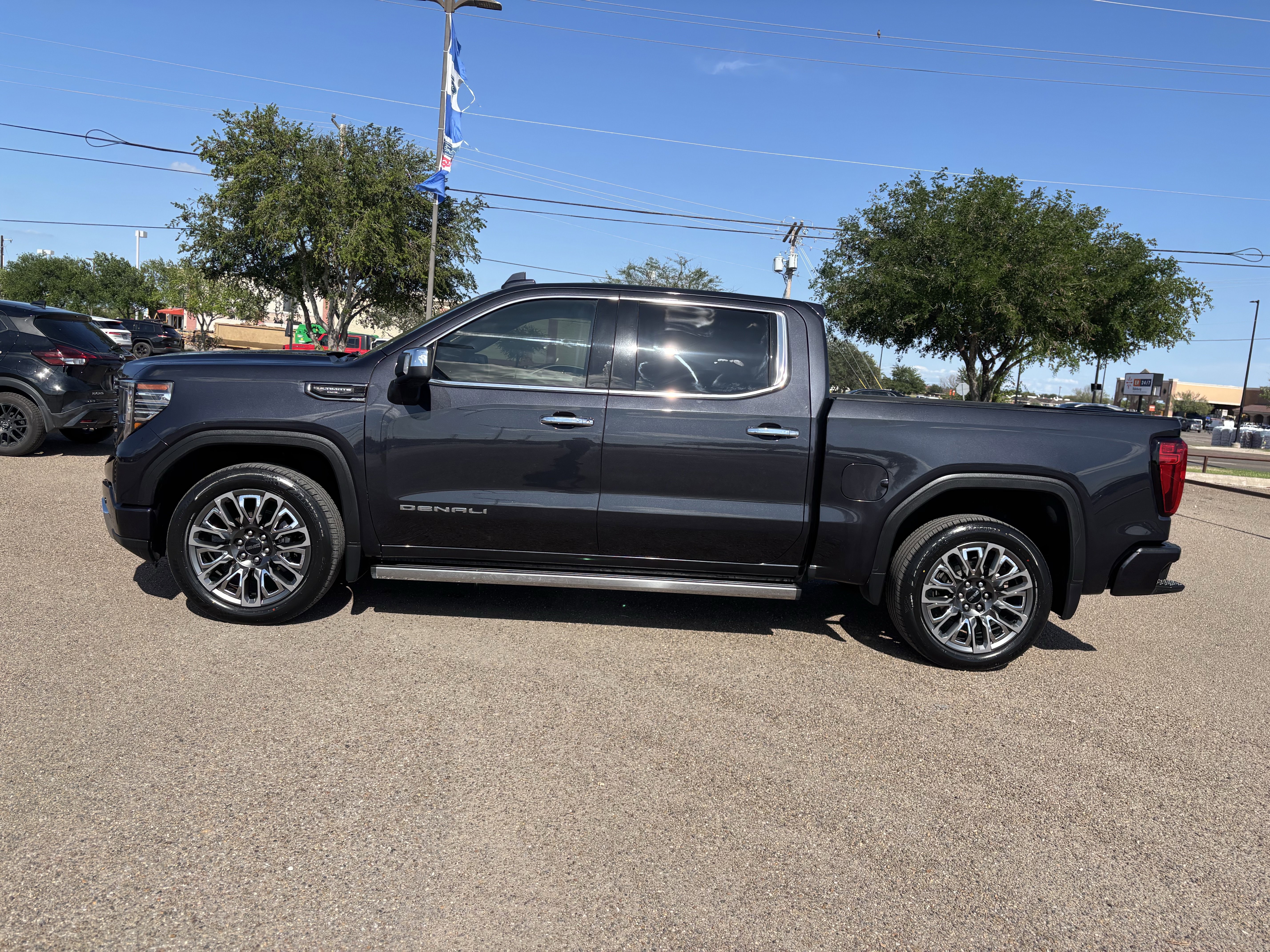 Used 2024 GMC Sierra 1500 Denali Ultimate AWD/4WD image 2
