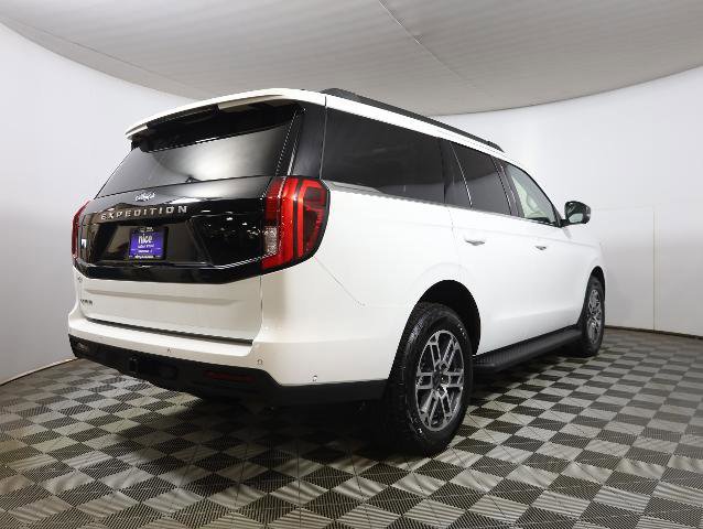 Certified 2025 Ford Expedition Active image 4