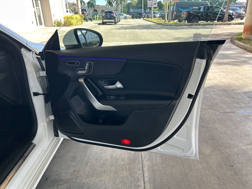 Used 2022 Mercedes-Benz CLA 250 4MATIC w/ Premium Package Lite image 25