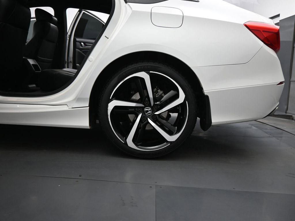 Used 2018 Honda Accord Sport image 18