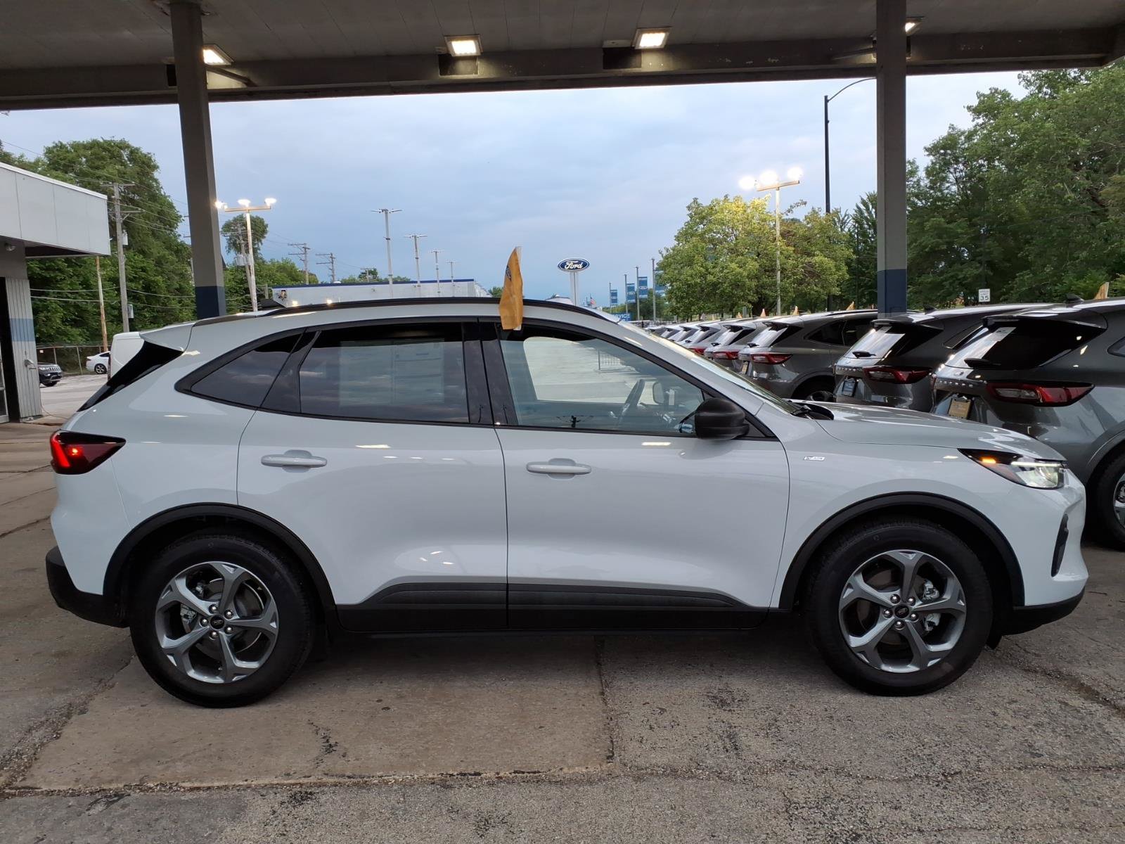 Certified 2025 Ford Escape ST-Line FWD image 2