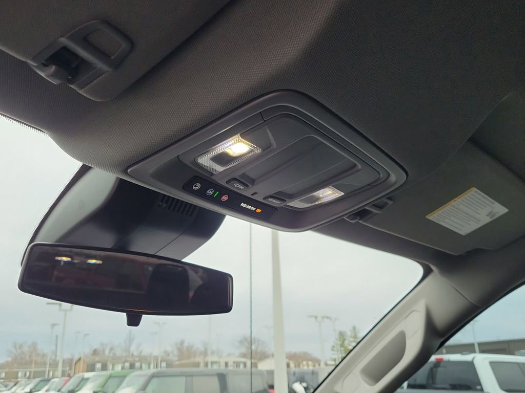 Used 2025 Chevrolet Silverado 1500 Custom Trail Boss w/ LPO, Dark Essentials Package image 30