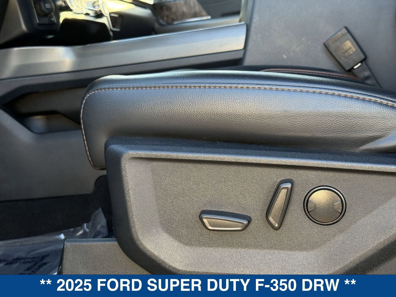 Certified 2025 Ford F350 Lariat w/ Lariat Ultimate Package image 22