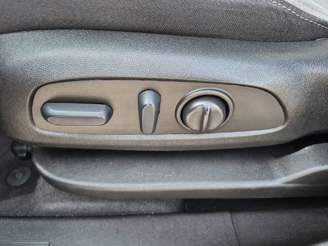 Used 2022 Chevrolet Equinox LS AWD/4WD image 12