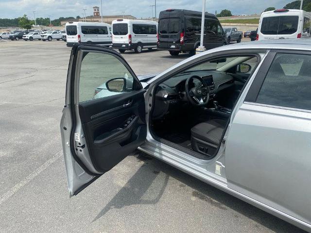 Used 2023 Nissan Altima 2.5 SV FWD image 10