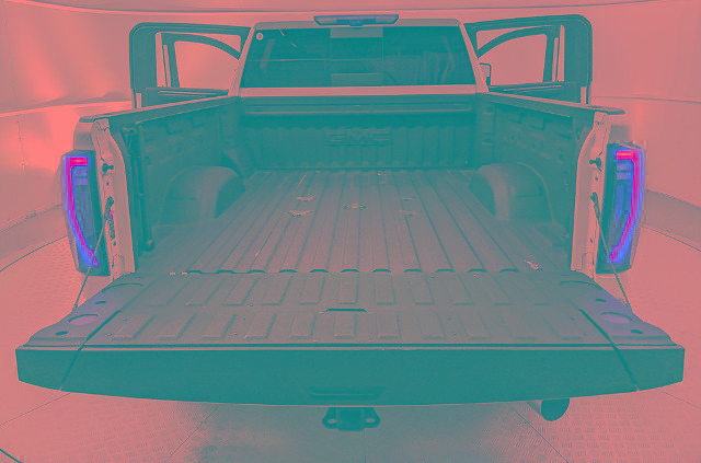 Used 2025 GMC Sierra 2500 AT4 w/ AT4 Premium Plus Package image 7