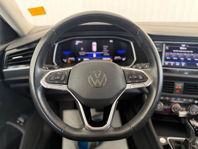 Used 2024 Volkswagen Jetta SE FWD image 11