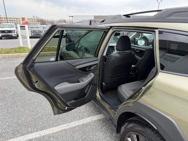 Used 2025 Subaru Outback Onyx Edition image 12