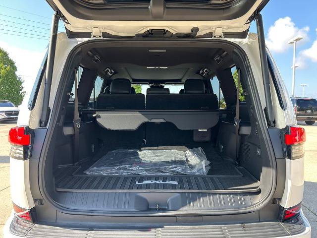 Used 2024 Lexus GX 550 w/ Accessory Package (2T) AWD/4WD image 6